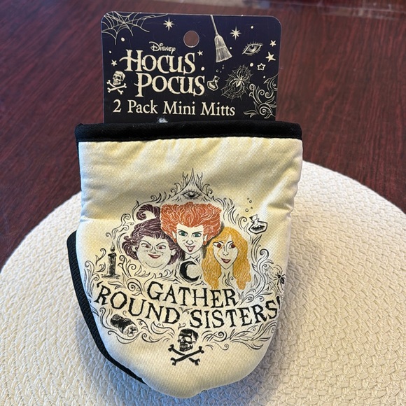 Disney HOCUS POCUS 2 Pack Mini Mitts - Picture 1 of 4